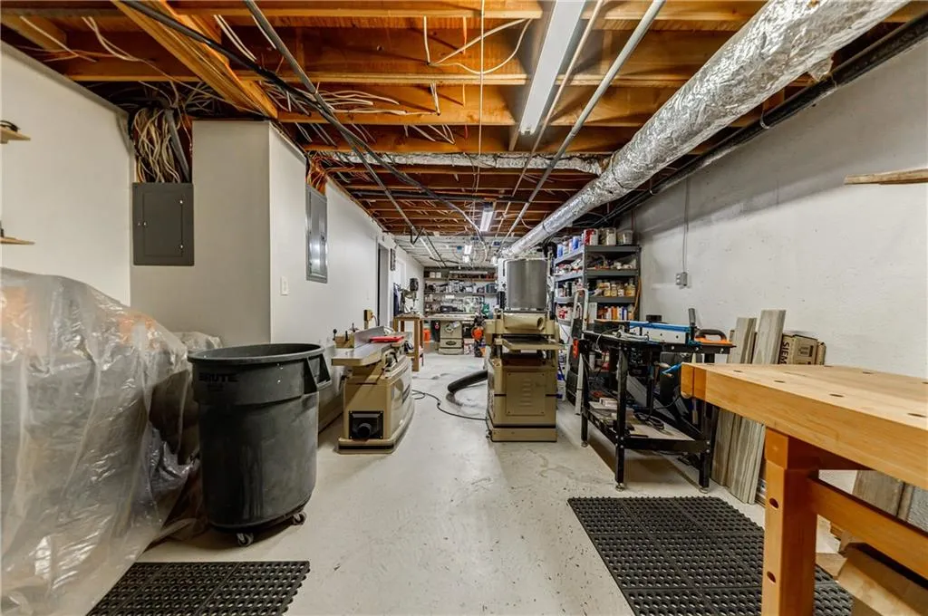 515 Hounds Ridge, Atlanta, Georgia 30328, 4 Bedrooms Bedrooms, ,3 BathroomsBathrooms,Residential,Sold,515 Hounds Ridge,6896932