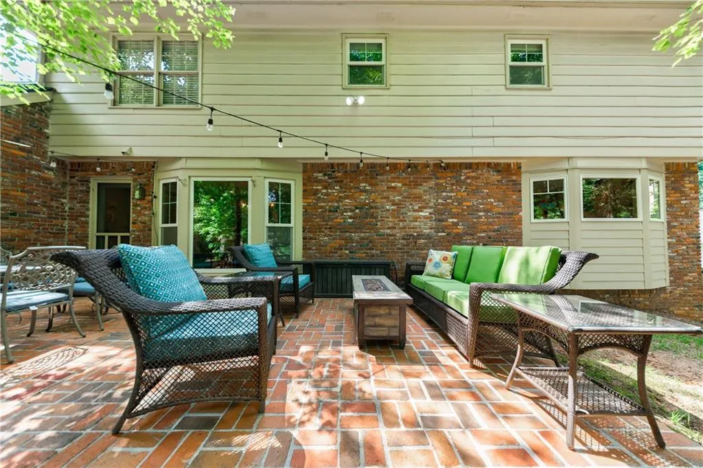 515 Hounds Ridge, Atlanta, Georgia 30328, 4 Bedrooms Bedrooms, ,3 BathroomsBathrooms,Residential,Sold,515 Hounds Ridge,6896932