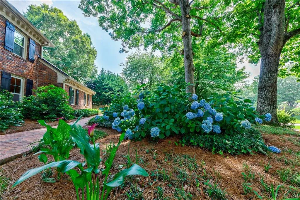 515 Hounds Ridge, Atlanta, Georgia 30328, 4 Bedrooms Bedrooms, ,3 BathroomsBathrooms,Residential,Sold,515 Hounds Ridge,6896932