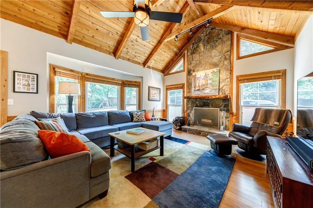 515 Hounds Ridge, Atlanta, Georgia 30328, 4 Bedrooms Bedrooms, ,3 BathroomsBathrooms,Residential,Sold,515 Hounds Ridge,6896932