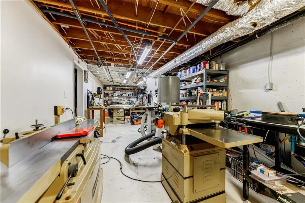 515 Hounds Ridge, Atlanta, Georgia 30328, 4 Bedrooms Bedrooms, ,3 BathroomsBathrooms,Residential,Sold,515 Hounds Ridge,6896932