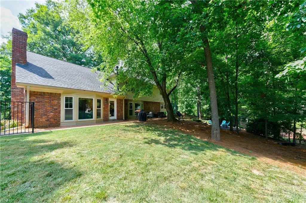 515 Hounds Ridge, Atlanta, Georgia 30328, 4 Bedrooms Bedrooms, ,3 BathroomsBathrooms,Residential,Sold,515 Hounds Ridge,6896932