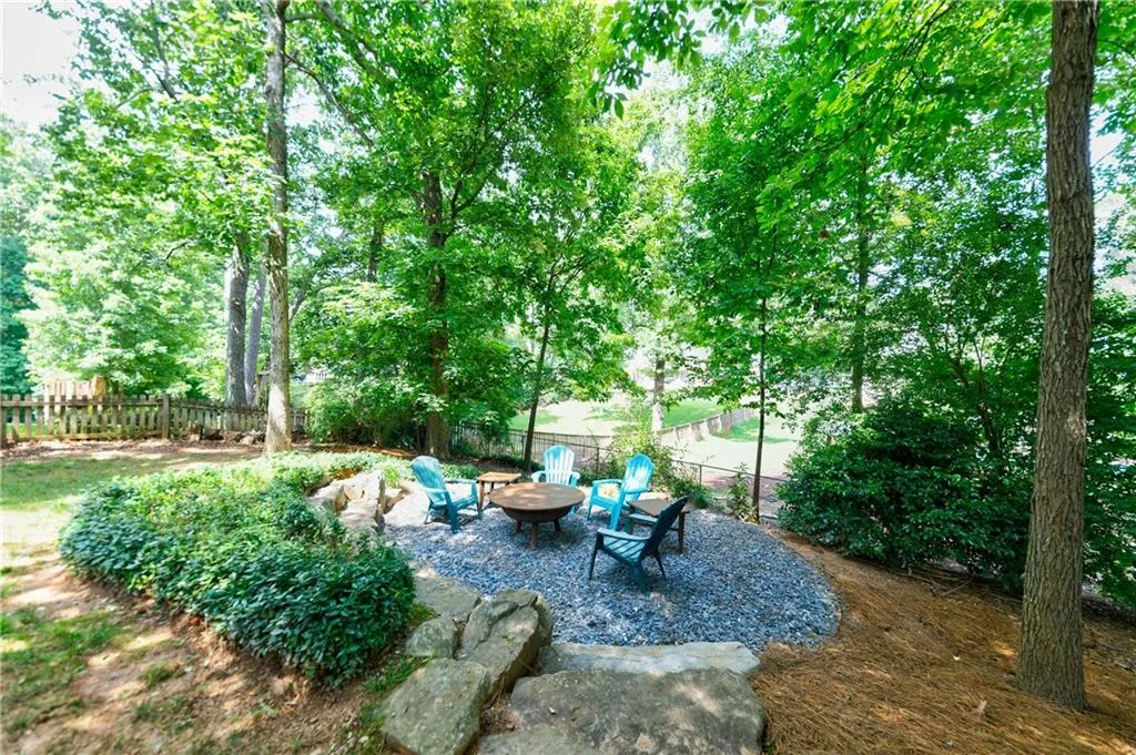 515 Hounds Ridge, Atlanta, Georgia 30328, 4 Bedrooms Bedrooms, ,3 BathroomsBathrooms,Residential,Sold,515 Hounds Ridge,6896932