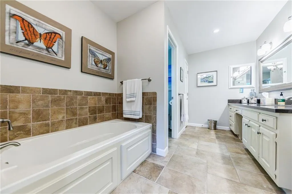 515 Hounds Ridge, Atlanta, Georgia 30328, 4 Bedrooms Bedrooms, ,3 BathroomsBathrooms,Residential,Sold,515 Hounds Ridge,6896932