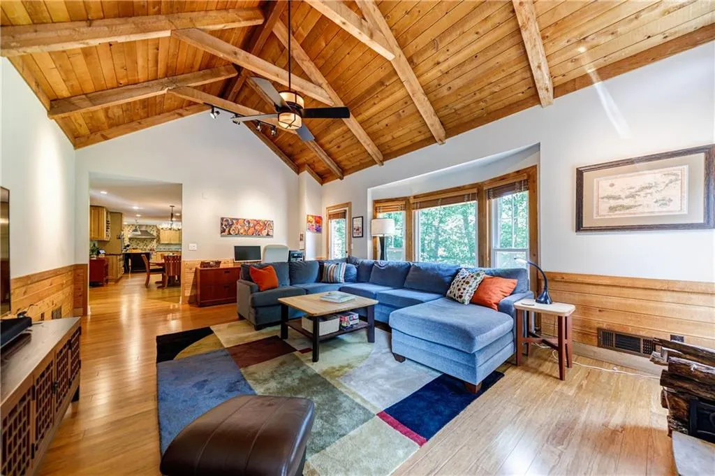 515 Hounds Ridge, Atlanta, Georgia 30328, 4 Bedrooms Bedrooms, ,3 BathroomsBathrooms,Residential,Sold,515 Hounds Ridge,6896932