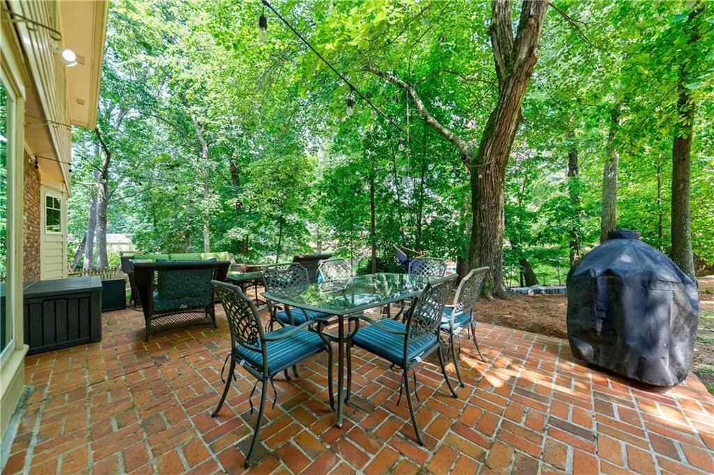 515 Hounds Ridge, Atlanta, Georgia 30328, 4 Bedrooms Bedrooms, ,3 BathroomsBathrooms,Residential,Sold,515 Hounds Ridge,6896932