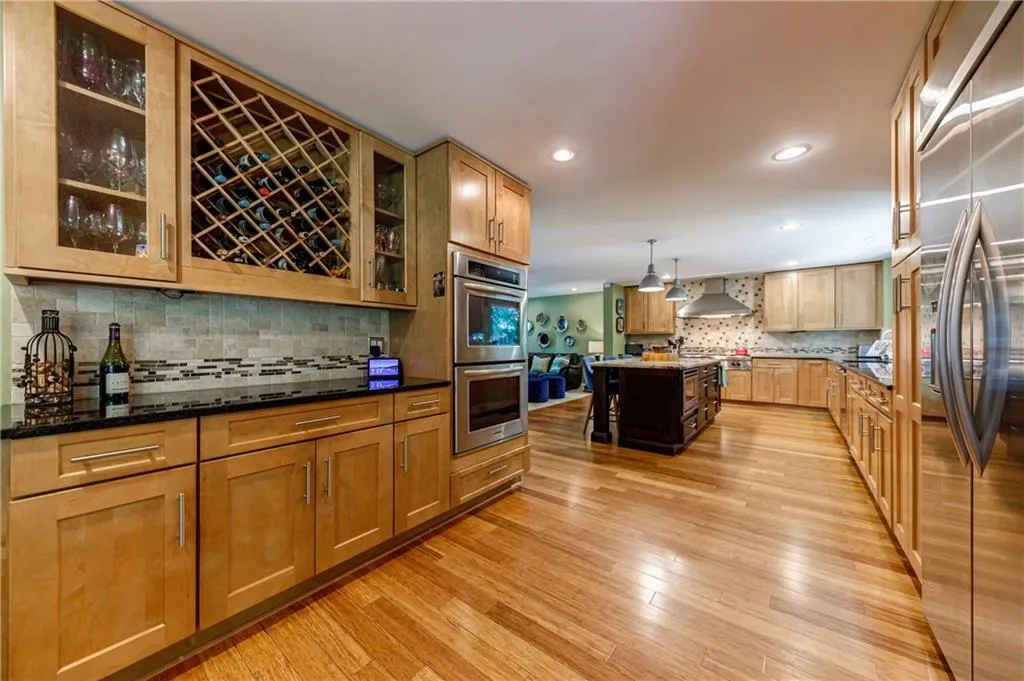 515 Hounds Ridge, Atlanta, Georgia 30328, 4 Bedrooms Bedrooms, ,3 BathroomsBathrooms,Residential,Sold,515 Hounds Ridge,6896932