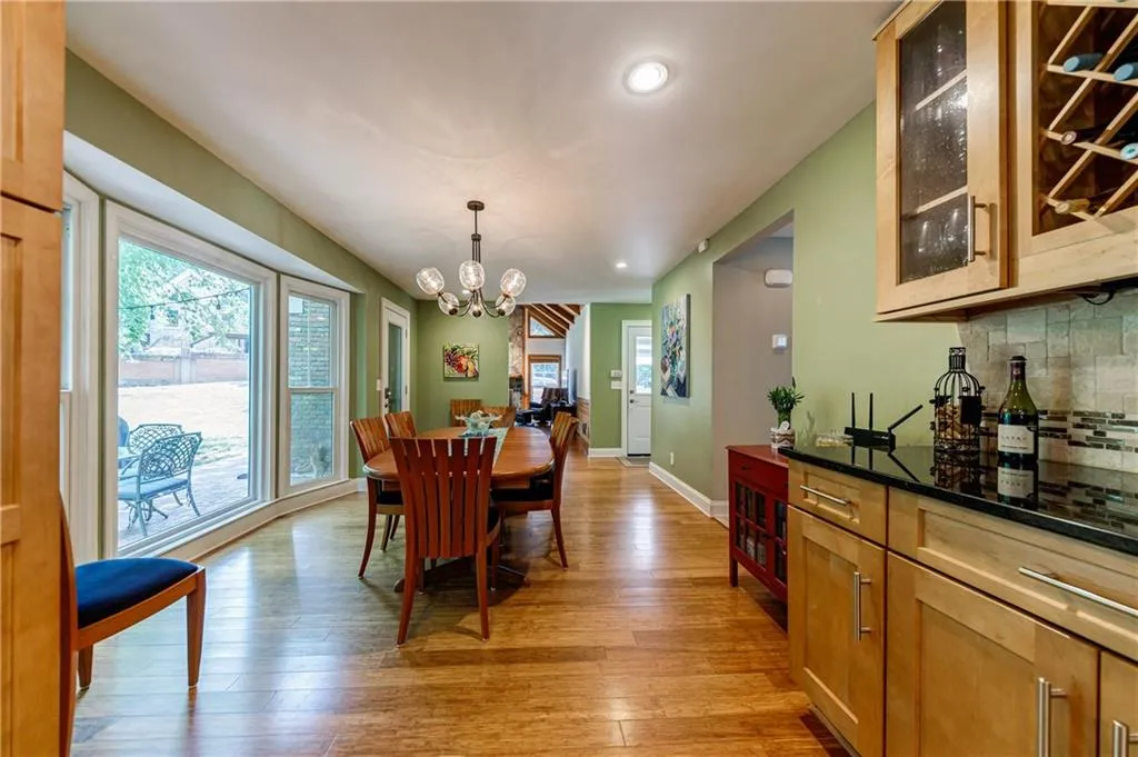 515 Hounds Ridge, Atlanta, Georgia 30328, 4 Bedrooms Bedrooms, ,3 BathroomsBathrooms,Residential,Sold,515 Hounds Ridge,6896932