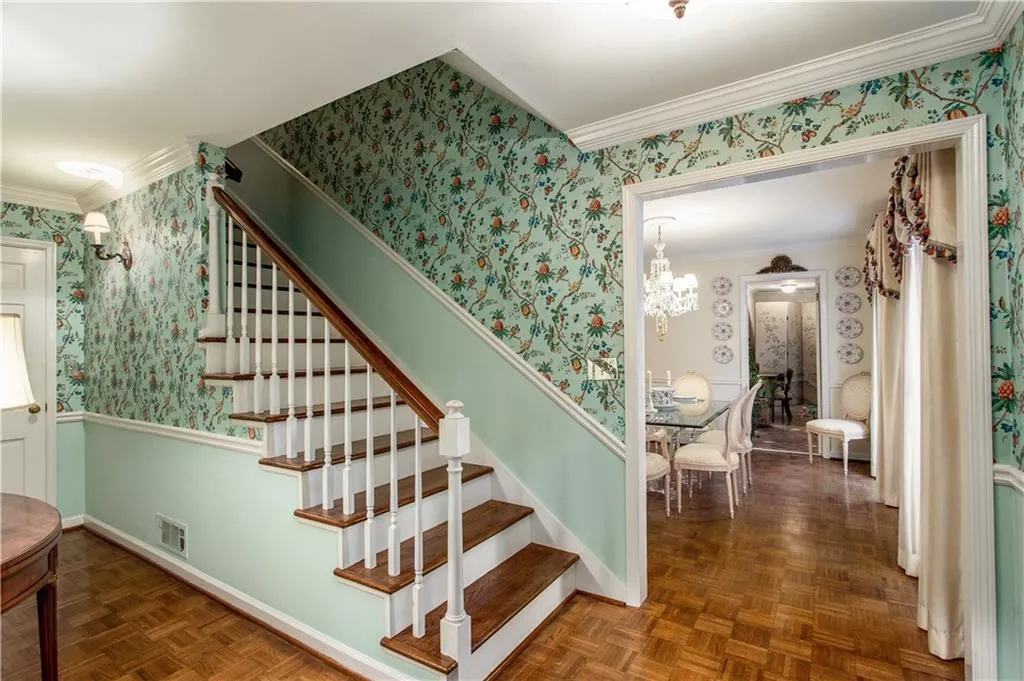 775 Old Post Road, Sandy Springs, Georgia 30328, 6 Bedrooms Bedrooms, ,4 BathroomsBathrooms,Residential,Sold,775 Old Post Road,6837023