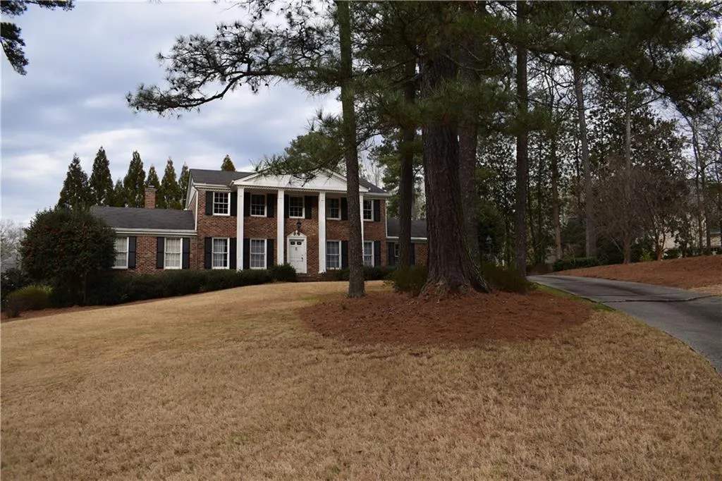 775 Old Post Road, Sandy Springs, Georgia 30328, 6 Bedrooms Bedrooms, ,4 BathroomsBathrooms,Residential,Sold,775 Old Post Road,6837023