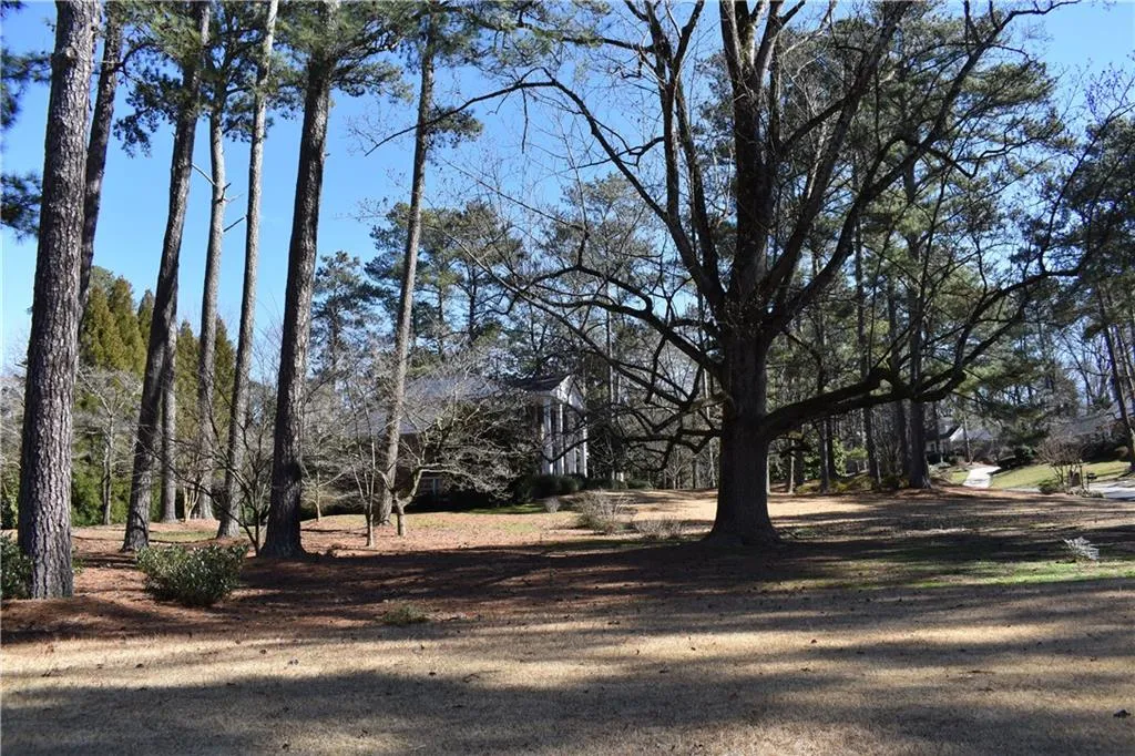 775 Old Post Road, Sandy Springs, Georgia 30328, 6 Bedrooms Bedrooms, ,4 BathroomsBathrooms,Residential,Sold,775 Old Post Road,6837023