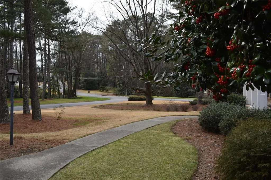 775 Old Post Road, Sandy Springs, Georgia 30328, 6 Bedrooms Bedrooms, ,4 BathroomsBathrooms,Residential,Sold,775 Old Post Road,6837023