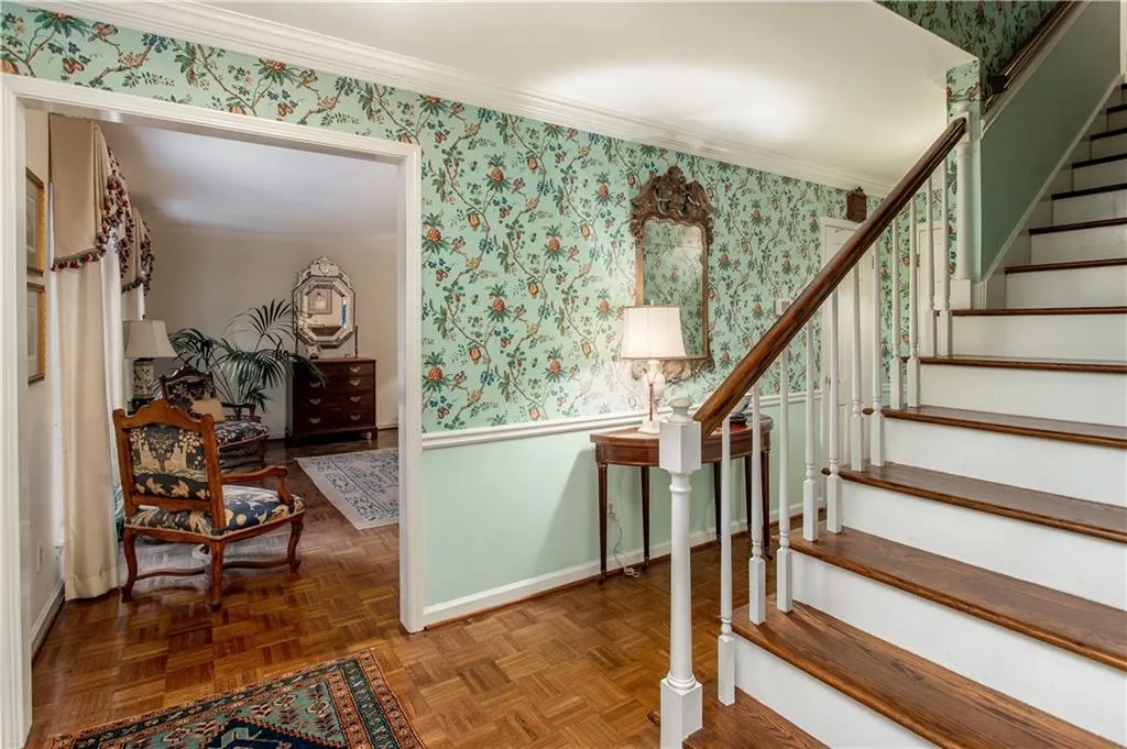 775 Old Post Road, Sandy Springs, Georgia 30328, 6 Bedrooms Bedrooms, ,4 BathroomsBathrooms,Residential,Sold,775 Old Post Road,6837023