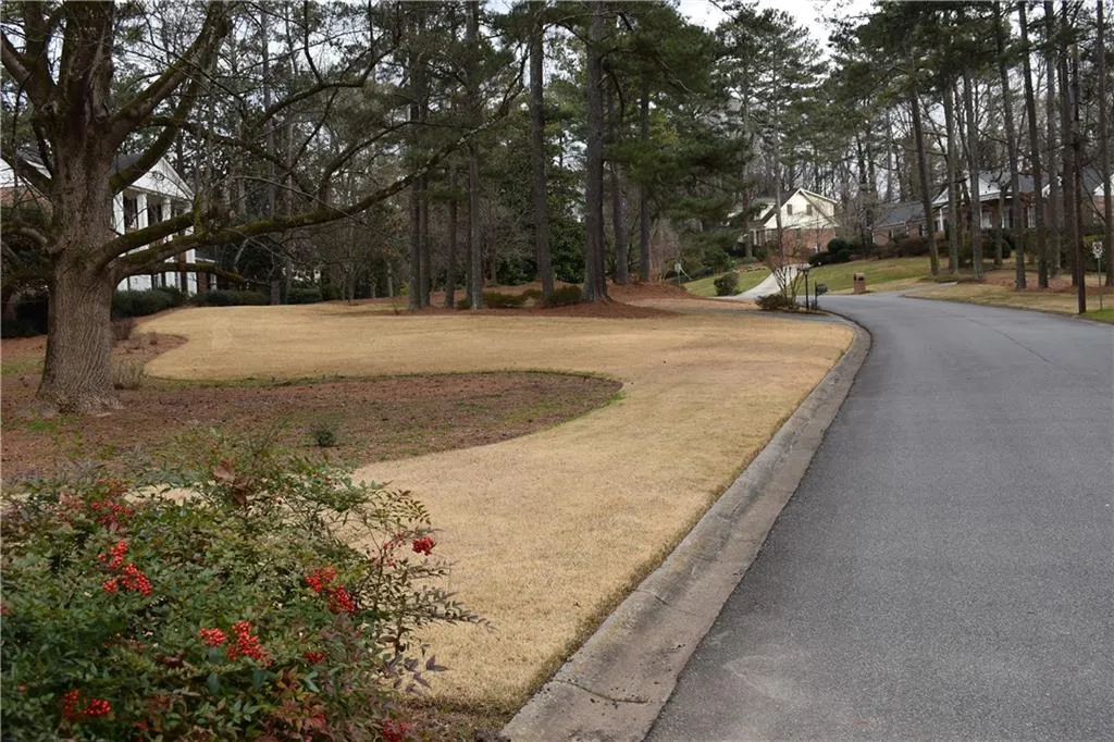 775 Old Post Road, Sandy Springs, Georgia 30328, 6 Bedrooms Bedrooms, ,4 BathroomsBathrooms,Residential,Sold,775 Old Post Road,6837023