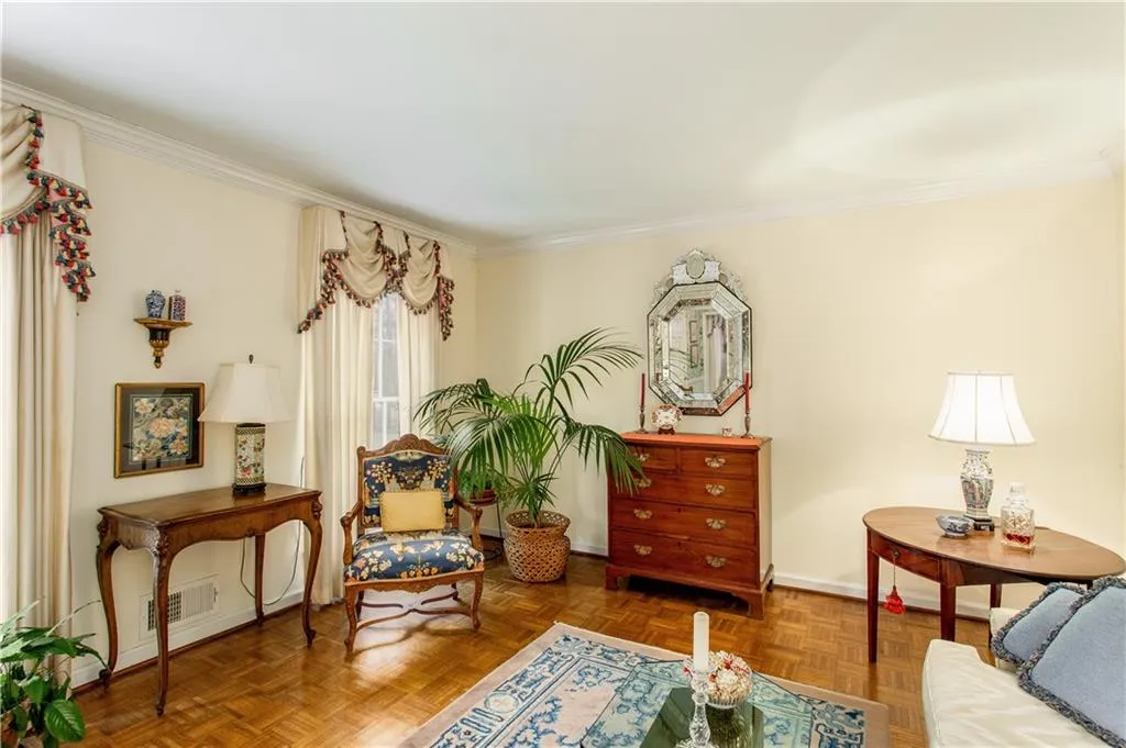 775 Old Post Road, Sandy Springs, Georgia 30328, 6 Bedrooms Bedrooms, ,4 BathroomsBathrooms,Residential,Sold,775 Old Post Road,6837023