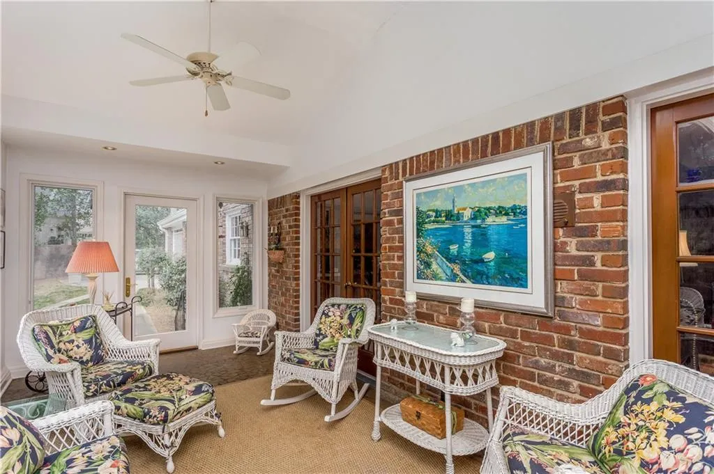 775 Old Post Road, Sandy Springs, Georgia 30328, 6 Bedrooms Bedrooms, ,4 BathroomsBathrooms,Residential,Sold,775 Old Post Road,6837023