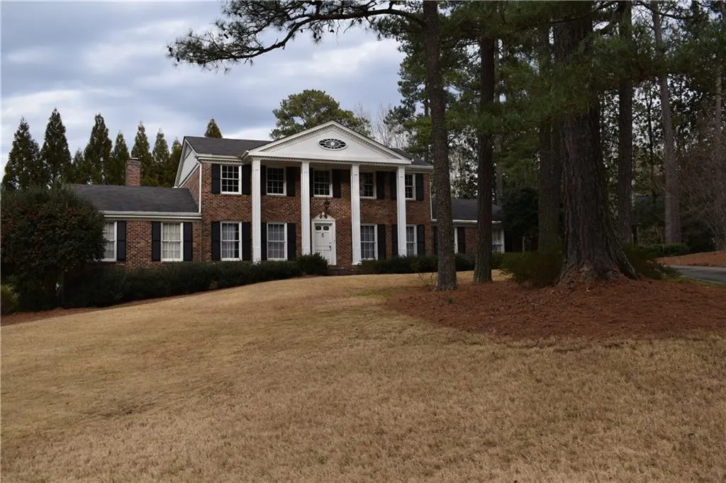 775 Old Post Road, Sandy Springs, Georgia 30328, 6 Bedrooms Bedrooms, ,4 BathroomsBathrooms,Residential,Sold,775 Old Post Road,6837023
