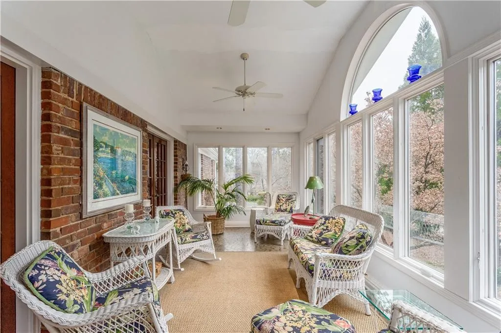 775 Old Post Road, Sandy Springs, Georgia 30328, 6 Bedrooms Bedrooms, ,4 BathroomsBathrooms,Residential,Sold,775 Old Post Road,6837023