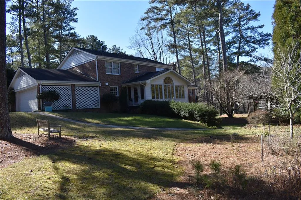 775 Old Post Road, Sandy Springs, Georgia 30328, 6 Bedrooms Bedrooms, ,4 BathroomsBathrooms,Residential,Sold,775 Old Post Road,6837023