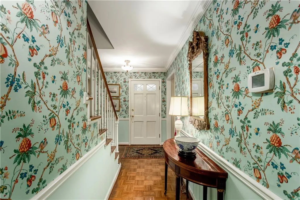 775 Old Post Road, Sandy Springs, Georgia 30328, 6 Bedrooms Bedrooms, ,4 BathroomsBathrooms,Residential,Sold,775 Old Post Road,6837023