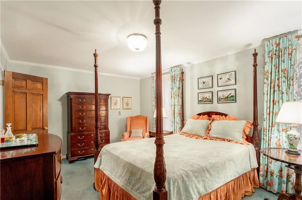 775 Old Post Road, Sandy Springs, Georgia 30328, 6 Bedrooms Bedrooms, ,4 BathroomsBathrooms,Residential,Sold,775 Old Post Road,6837023