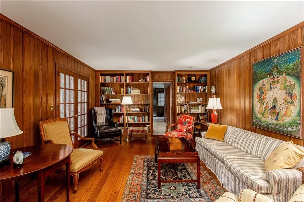 775 Old Post Road, Sandy Springs, Georgia 30328, 6 Bedrooms Bedrooms, ,4 BathroomsBathrooms,Residential,Sold,775 Old Post Road,6837023