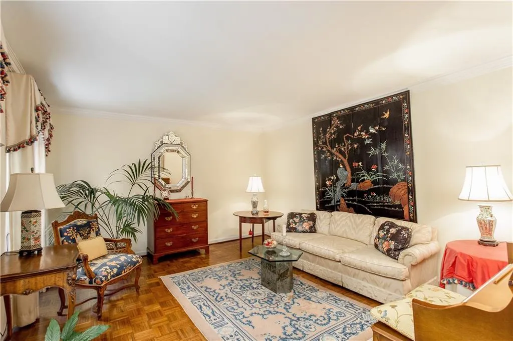 775 Old Post Road, Sandy Springs, Georgia 30328, 6 Bedrooms Bedrooms, ,4 BathroomsBathrooms,Residential,Sold,775 Old Post Road,6837023