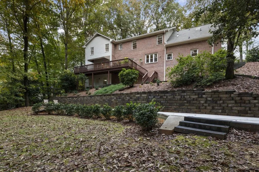 85 Cliffside Crossing, Sandy Springs, Georgia 30350, 4 Bedrooms Bedrooms, ,3 BathroomsBathrooms,Residential,Sold,85 Cliffside Crossing,6801424