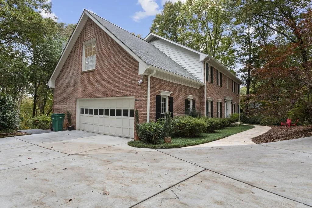 85 Cliffside Crossing, Sandy Springs, Georgia 30350, 4 Bedrooms Bedrooms, ,3 BathroomsBathrooms,Residential,Sold,85 Cliffside Crossing,6801424