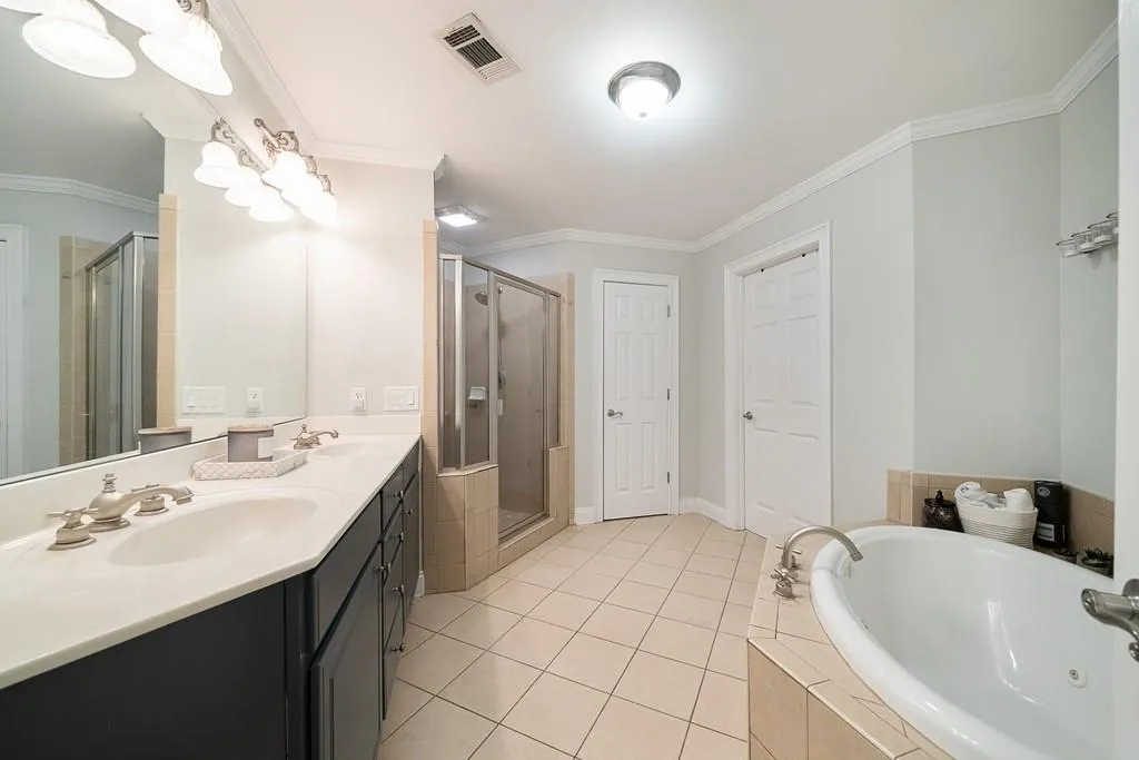197 Chemin De Vie, Atlanta, Georgia 30342, 3 Bedrooms Bedrooms, ,3 BathroomsBathrooms,Residential,Sold,197 Chemin De Vie,6791807