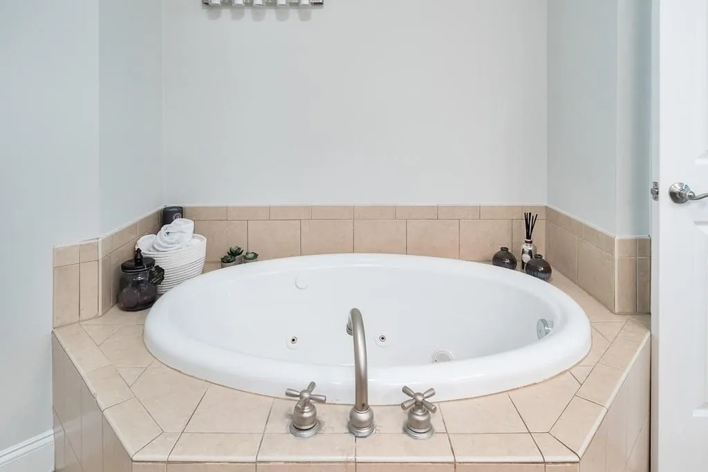 197 Chemin De Vie, Atlanta, Georgia 30342, 3 Bedrooms Bedrooms, ,3 BathroomsBathrooms,Residential,Sold,197 Chemin De Vie,6791807
