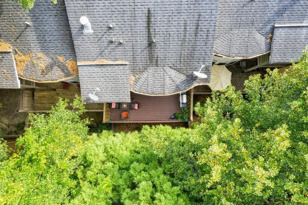 197 Chemin De Vie, Atlanta, Georgia 30342, 3 Bedrooms Bedrooms, ,3 BathroomsBathrooms,Residential,Sold,197 Chemin De Vie,6791807