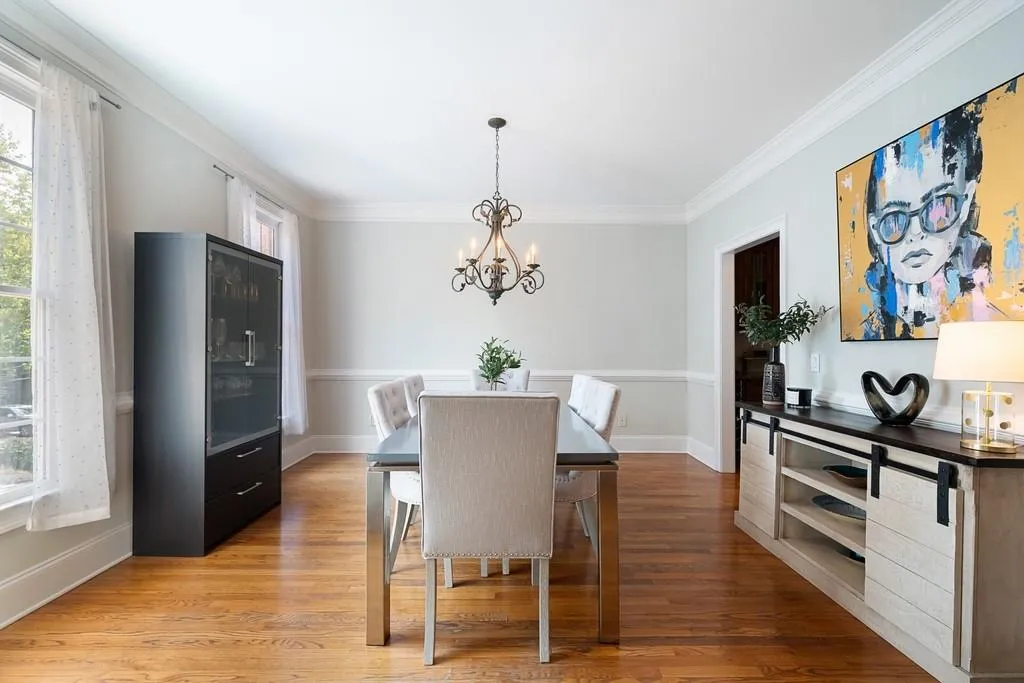 197 Chemin De Vie, Atlanta, Georgia 30342, 3 Bedrooms Bedrooms, ,3 BathroomsBathrooms,Residential,Sold,197 Chemin De Vie,6791807