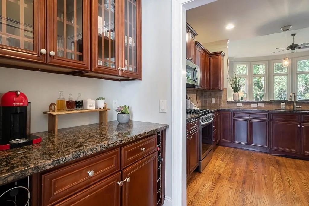 197 Chemin De Vie, Atlanta, Georgia 30342, 3 Bedrooms Bedrooms, ,3 BathroomsBathrooms,Residential,Sold,197 Chemin De Vie,6791807
