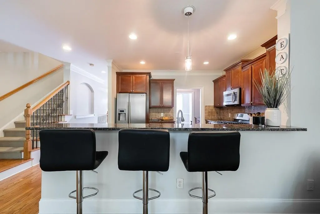 197 Chemin De Vie, Atlanta, Georgia 30342, 3 Bedrooms Bedrooms, ,3 BathroomsBathrooms,Residential,Sold,197 Chemin De Vie,6791807