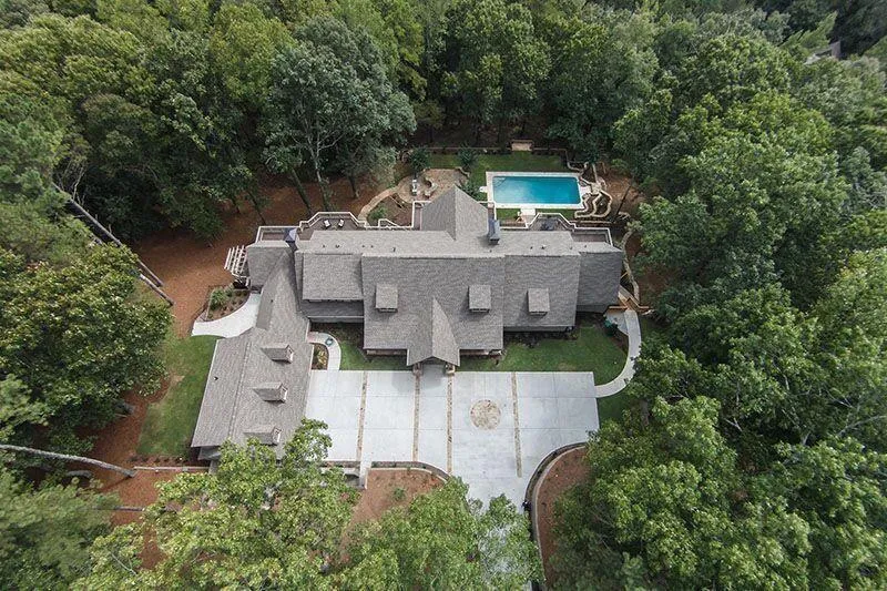 1925 Spalding Drive, Atlanta, Georgia 30350, 9 Bedrooms Bedrooms, ,6 BathroomsBathrooms,Residential,Sold,1925 Spalding Drive,6743719
