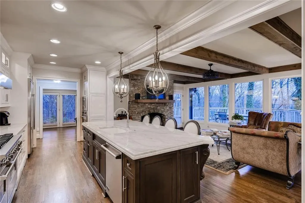 1925 Spalding Drive, Atlanta, Georgia 30350, 9 Bedrooms Bedrooms, ,6 BathroomsBathrooms,Residential,Sold,1925 Spalding Drive,6743719