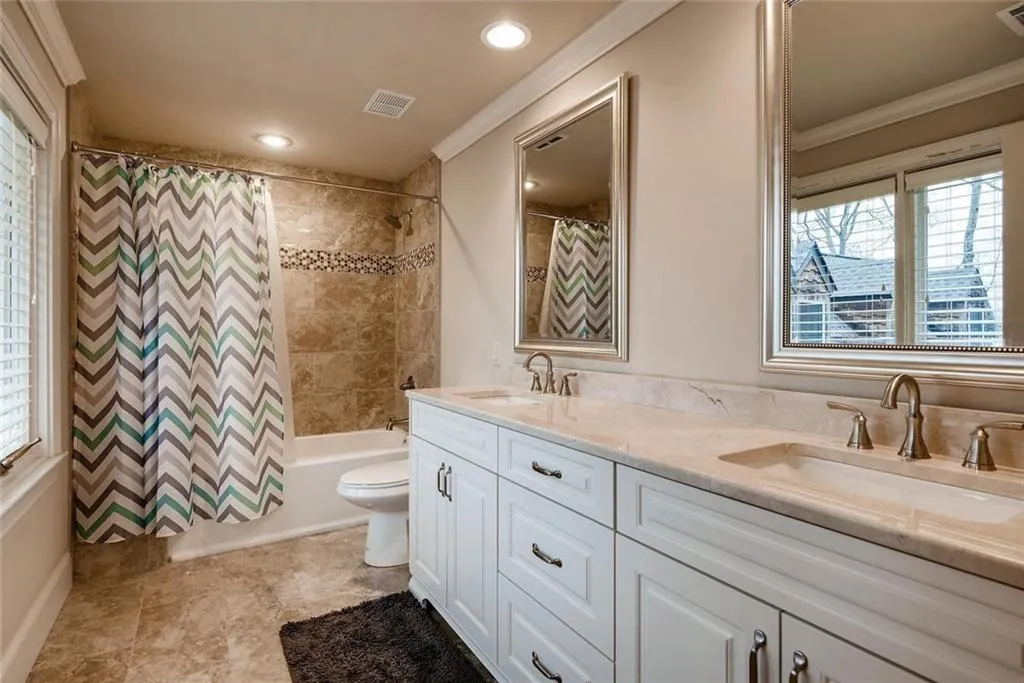 1925 Spalding Drive, Atlanta, Georgia 30350, 9 Bedrooms Bedrooms, ,6 BathroomsBathrooms,Residential,Sold,1925 Spalding Drive,6743719