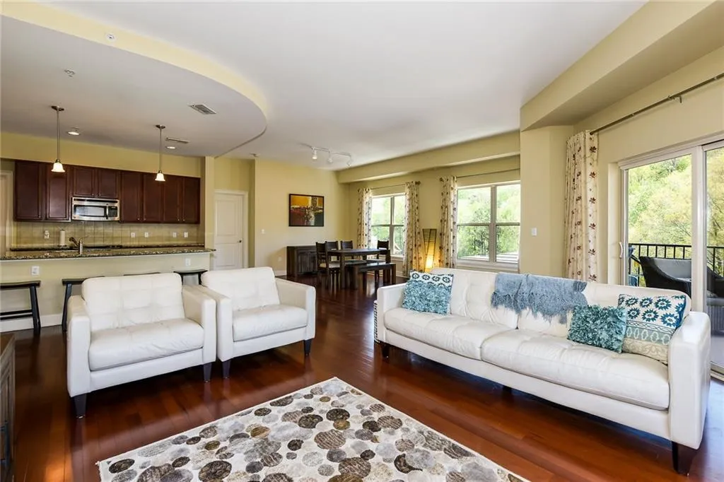 200 River Vista Drive Unit 717, Atlanta, Georgia 30339, 3 Bedrooms Bedrooms, ,2 BathroomsBathrooms,Residential,Sold,200 River Vista Drive Unit 717,5852227