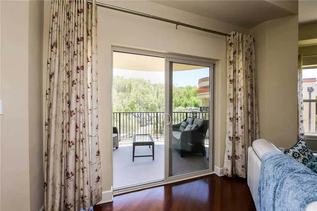 200 River Vista Drive Unit 717, Atlanta, Georgia 30339, 3 Bedrooms Bedrooms, ,2 BathroomsBathrooms,Residential,Sold,200 River Vista Drive Unit 717,5852227