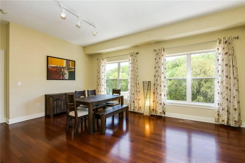 200 River Vista Drive Unit 717, Atlanta, Georgia 30339, 3 Bedrooms Bedrooms, ,2 BathroomsBathrooms,Residential,Sold,200 River Vista Drive Unit 717,5852227