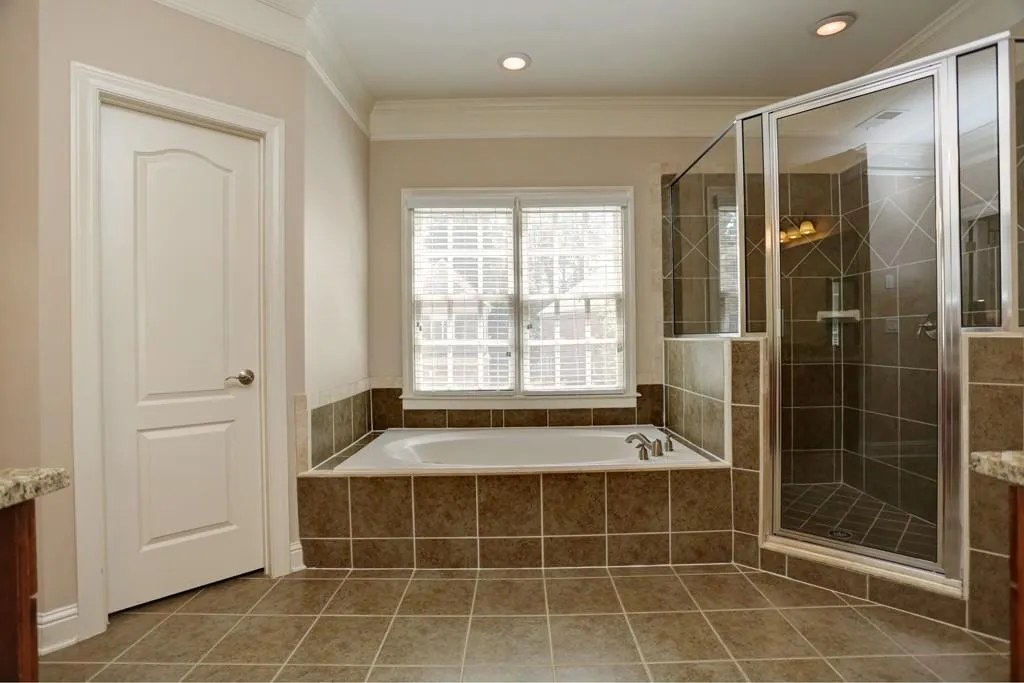 6260 Mount Vernon Oaks Drive, Atlanta, Georgia 30328, 4 Bedrooms Bedrooms, ,3 BathroomsBathrooms,Residential,Sold,6260 Mount Vernon Oaks Drive,5737459