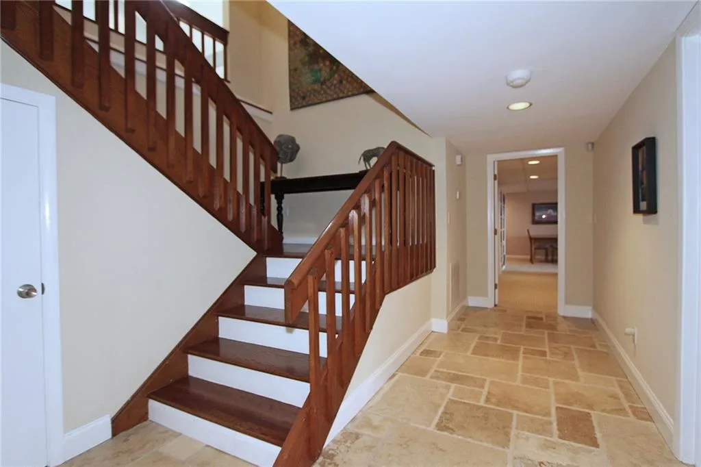 9520 Huntcliff Trace, Sandy Springs, Georgia 30350, 5 Bedrooms Bedrooms, ,5 BathroomsBathrooms,Residential,Sold,9520 Huntcliff Trace,5776846