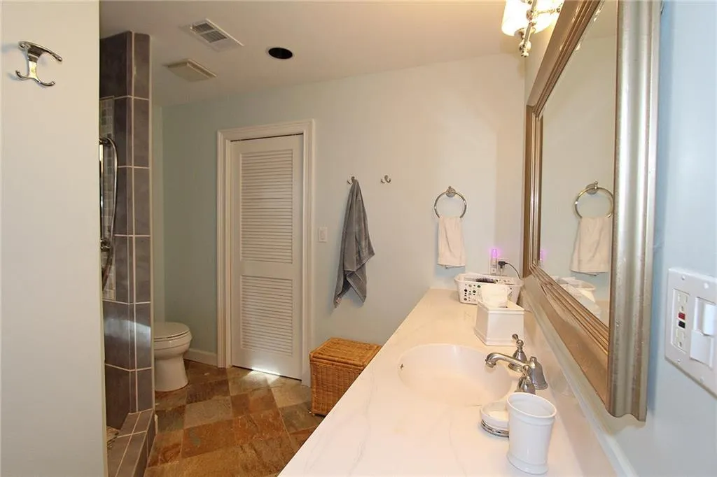 9520 Huntcliff Trace, Sandy Springs, Georgia 30350, 5 Bedrooms Bedrooms, ,5 BathroomsBathrooms,Residential,Sold,9520 Huntcliff Trace,5776846