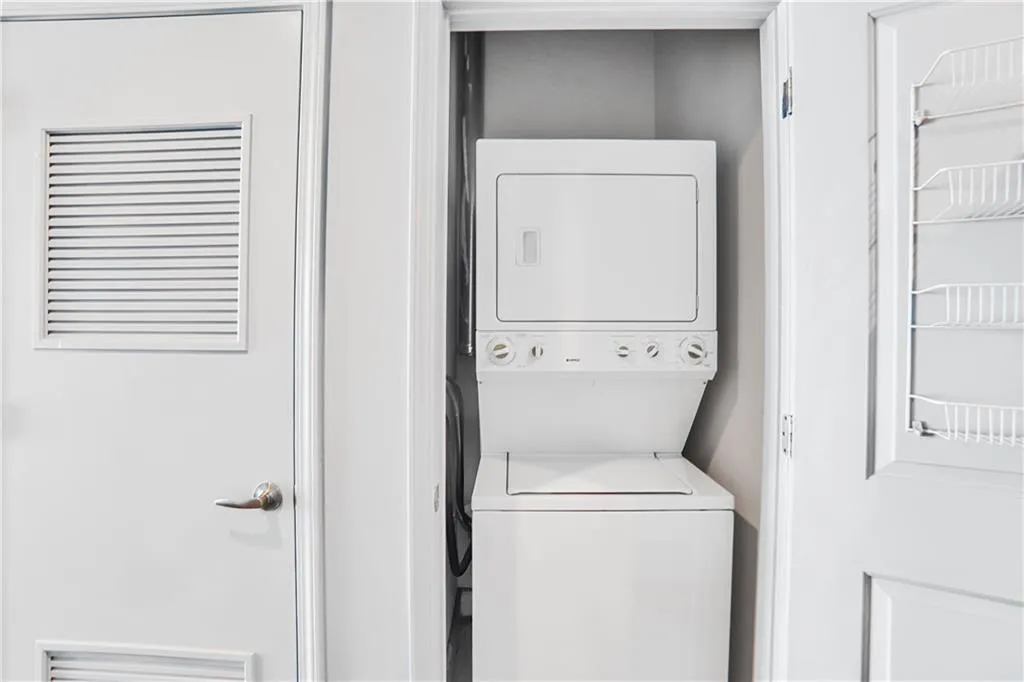 44 Peachtree Place Ne Unit 1929, Atlanta, Georgia 30309, 1 Bedroom Bedrooms, ,1 BathroomBathrooms,Residential,For Sale,44 Peachtree Place Ne Unit 1929,7570248