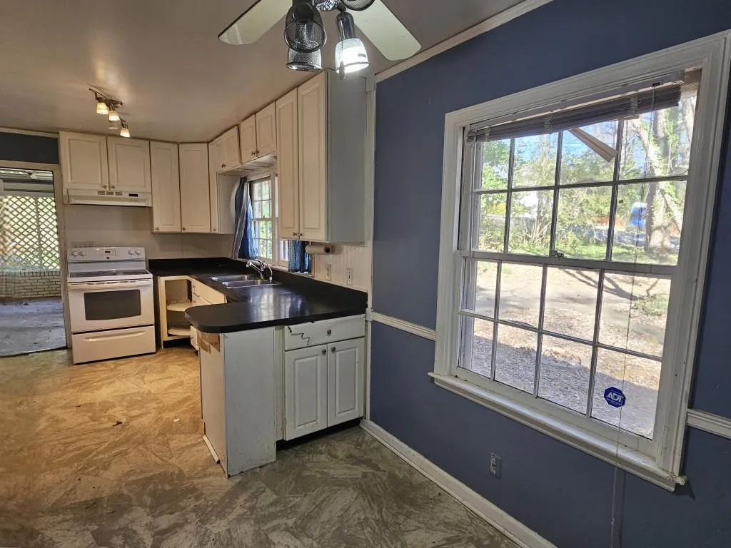 425 Hilderbrand Drive, Sandy Springs, Georgia 30328, 3 Bedrooms Bedrooms, ,2 BathroomsBathrooms,Residential,Sold,425 Hilderbrand Drive,7509869