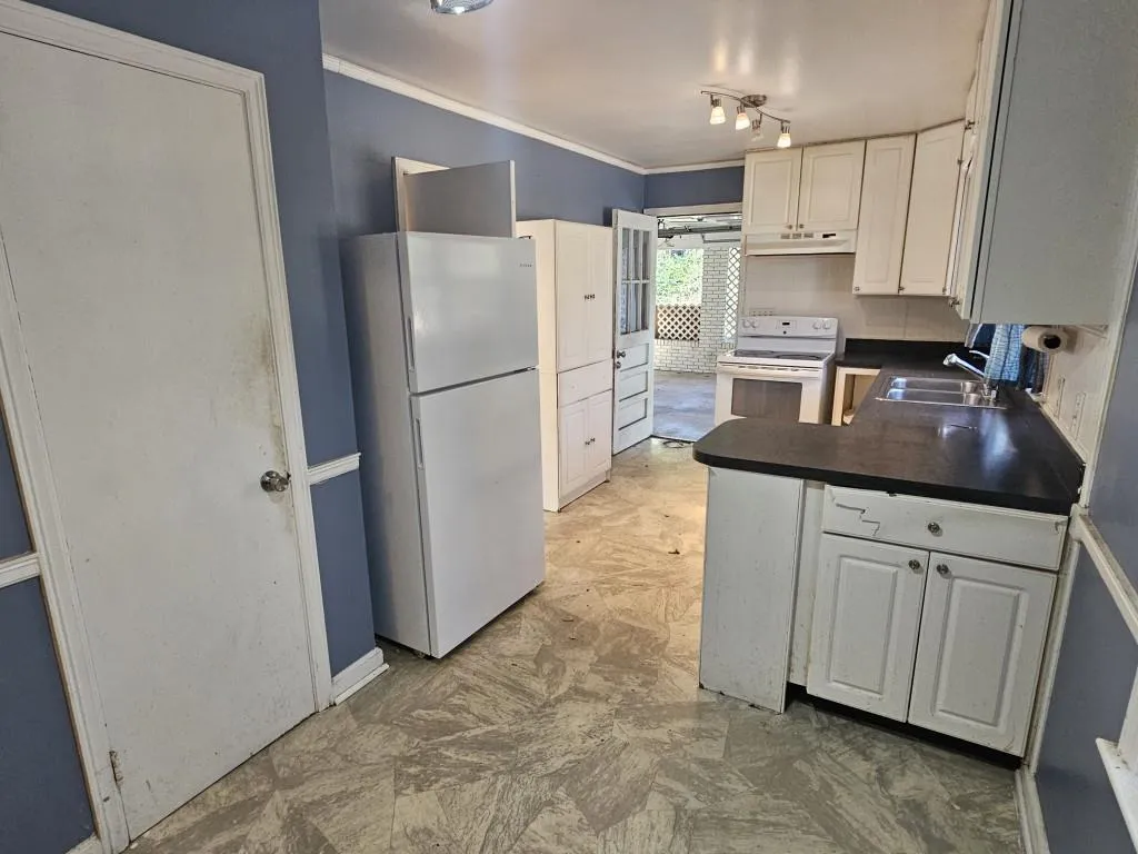 425 Hilderbrand Drive, Sandy Springs, Georgia 30328, 3 Bedrooms Bedrooms, ,2 BathroomsBathrooms,Residential,Sold,425 Hilderbrand Drive,7509869