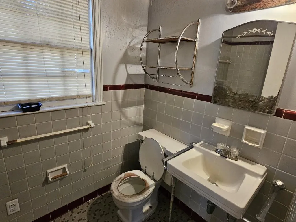 425 Hilderbrand Drive, Sandy Springs, Georgia 30328, 3 Bedrooms Bedrooms, ,2 BathroomsBathrooms,Residential,Sold,425 Hilderbrand Drive,7509869
