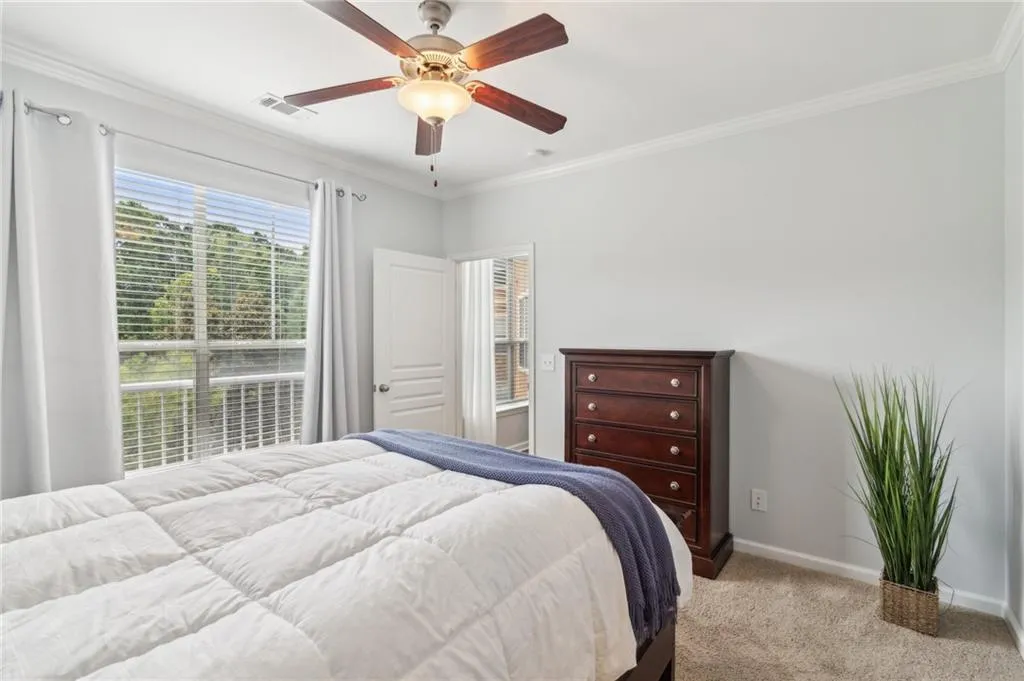 Bedroom, lots of natural light