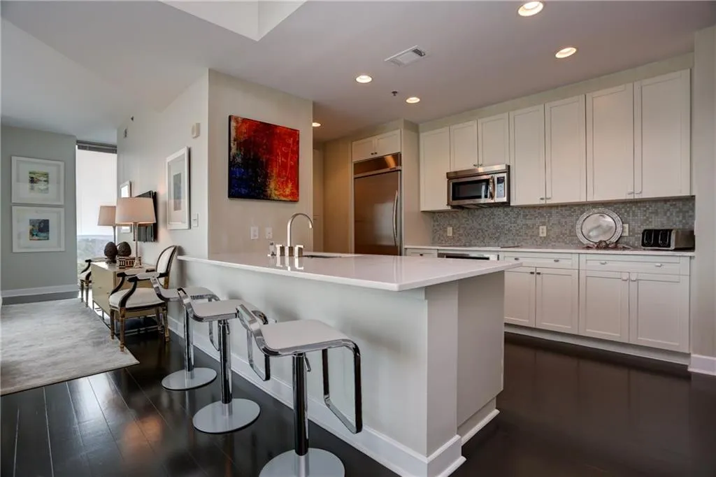 2795 Peachtree Road Ne Unit 1009, Atlanta, Georgia 30305, 2 Bedrooms Bedrooms, ,2 BathroomsBathrooms,Residential,Sold,2795 Peachtree Road Ne Unit 1009,5652847